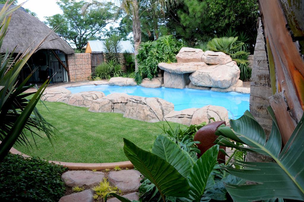 Summer Garden Guest House Бенони Екстериор снимка