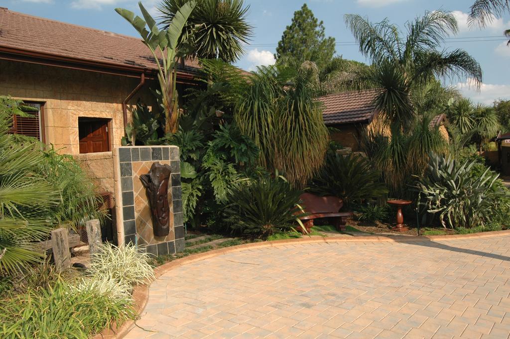 Summer Garden Guest House Бенони Екстериор снимка