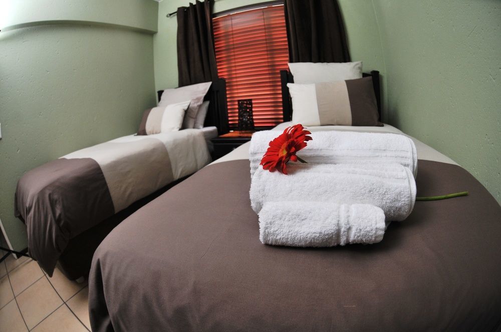 Summer Garden Guest House Бенони Екстериор снимка