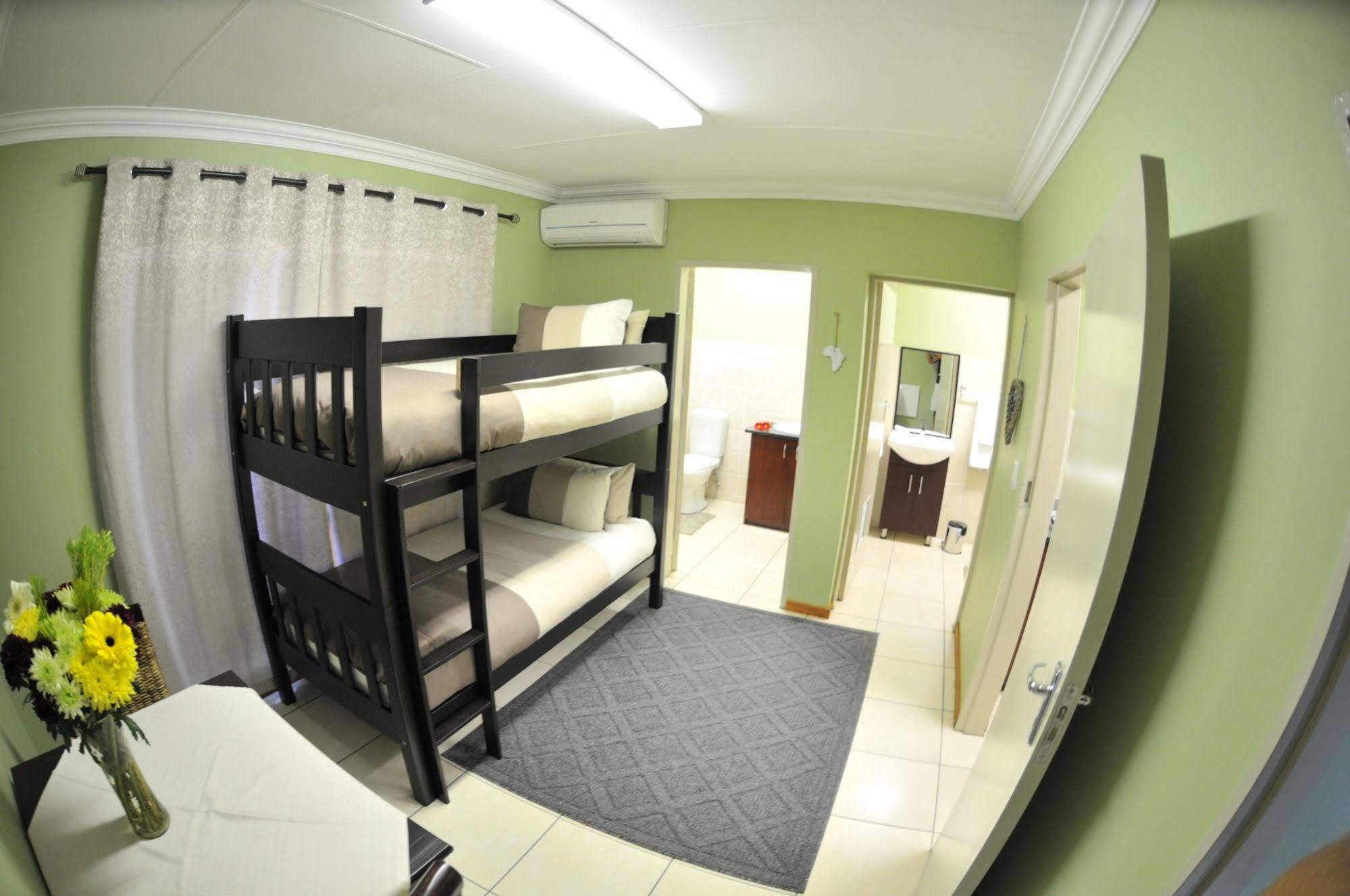 Summer Garden Guest House Бенони Екстериор снимка
