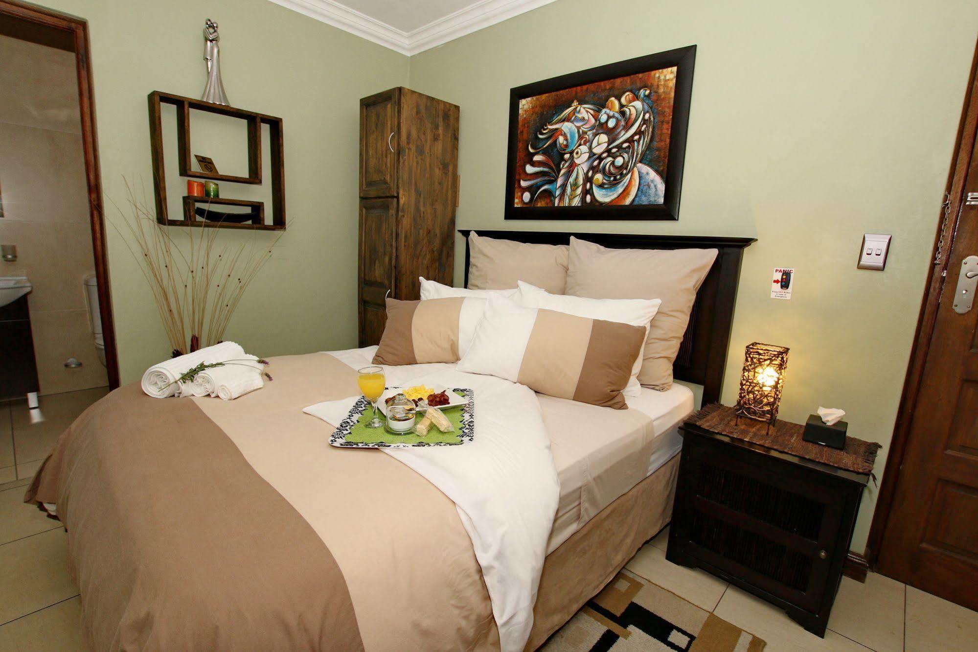 Summer Garden Guest House Бенони Екстериор снимка